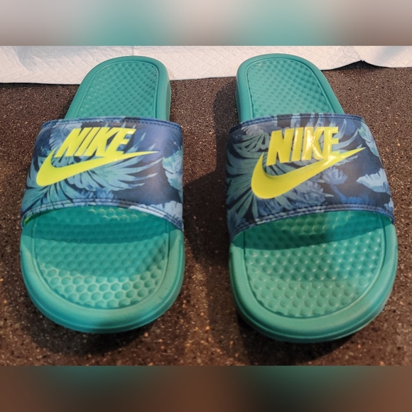 Nike Tropical Print Slides Womens Size 7 - Picture 1 of 4